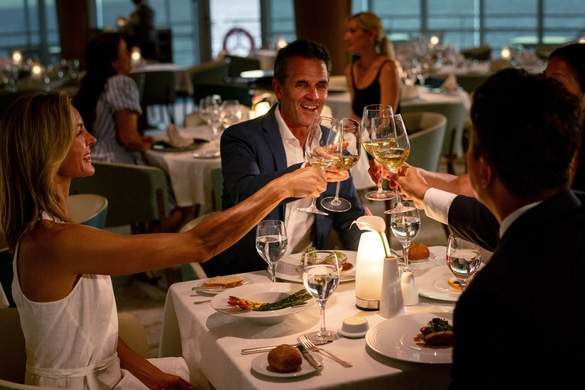 Paul Gauguin Cruises MS Paul Gauguin La Veranda LIfestyle 3 ©Paul Gauguin Cruises.jpg